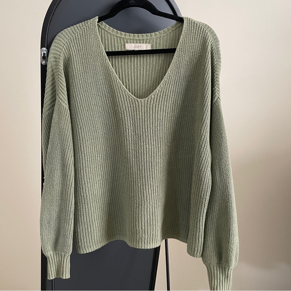 Drop-shoulder, V-neck, crop sweater